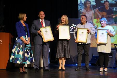 V Kamniku dobili dve priznanji vseslovenskega tekmovanja Moja dežela, lepa in gostoljubna. »Več pa ni (7)